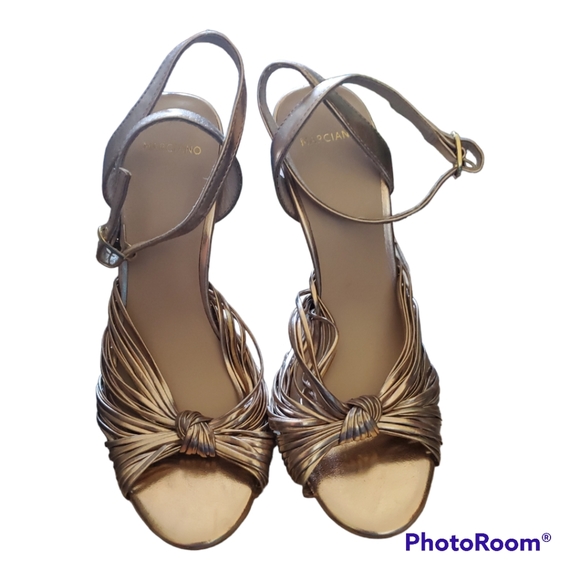 MARCIANO Guess Gold High Heel Sandals Shoes - Size 5 - Picture 2 of 5